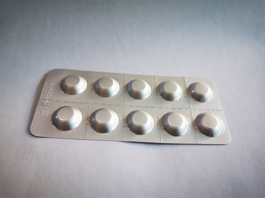GS‐ 441524 Eenmaal daags tablet Gunstig 84-daagse FIP-therapie